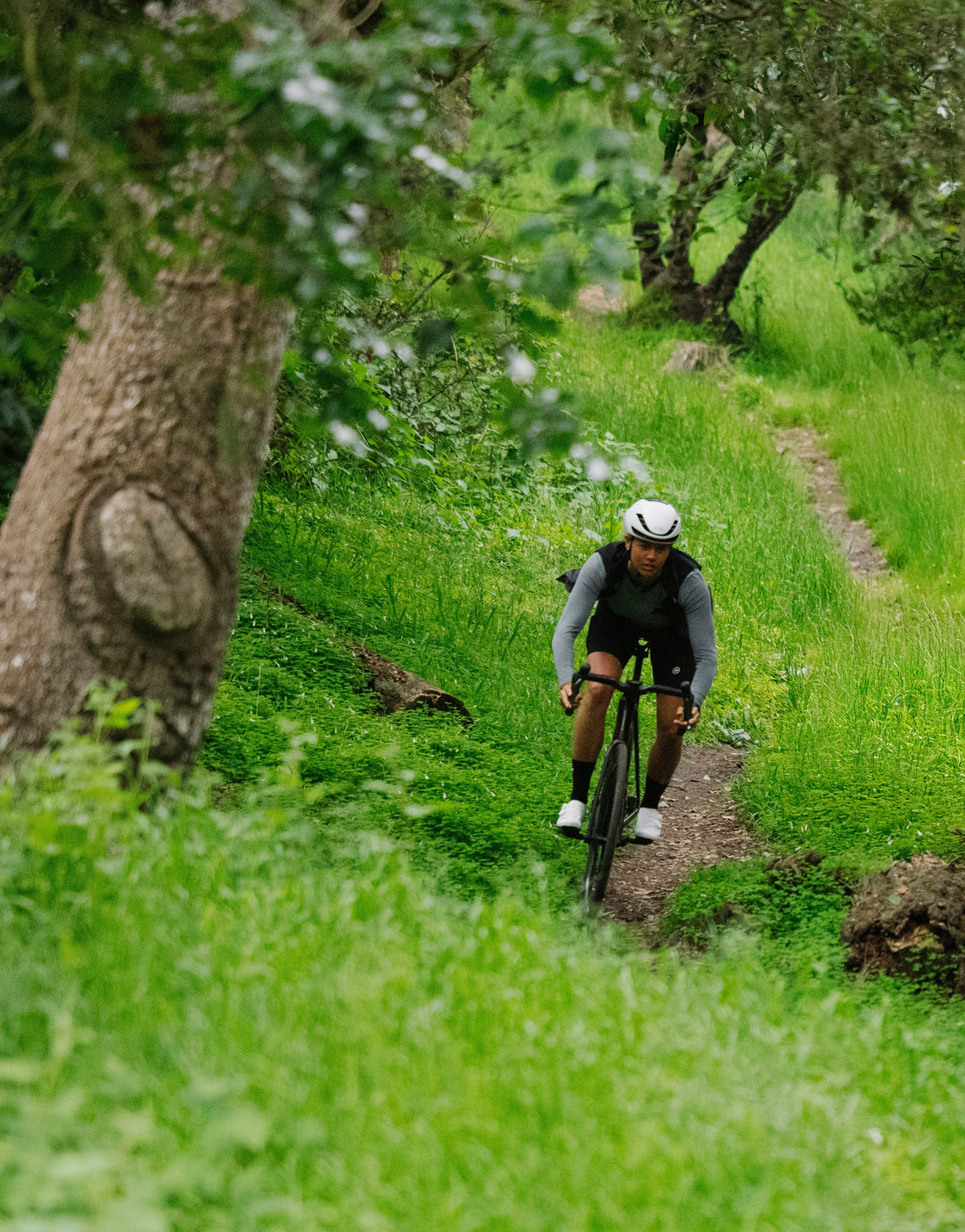 Cold Mornings, Warm Legs: A Cyclist’s Guide to Dressing Smart (and Staying Sane)