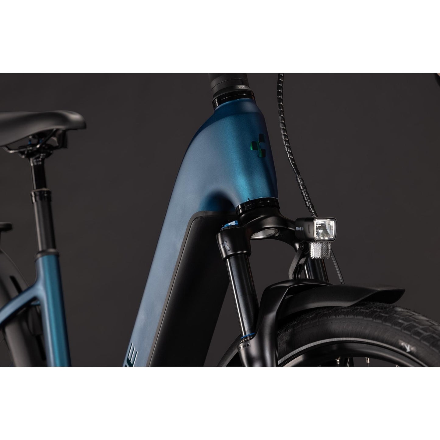 Cube Touring Hybrid Pro EE 800 Electric Hybrid Bike Electric Blue'n'Prism