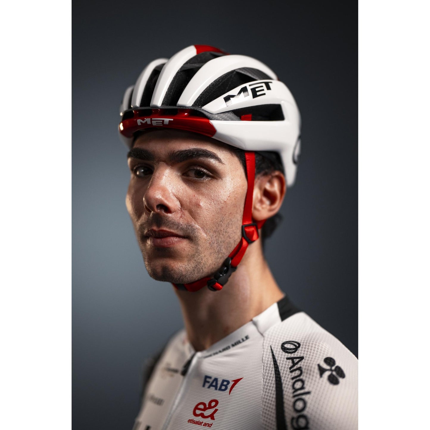 MET Trenta 3K Carbon MIPS Road Helmet UAE Team Emirates XRG Edition