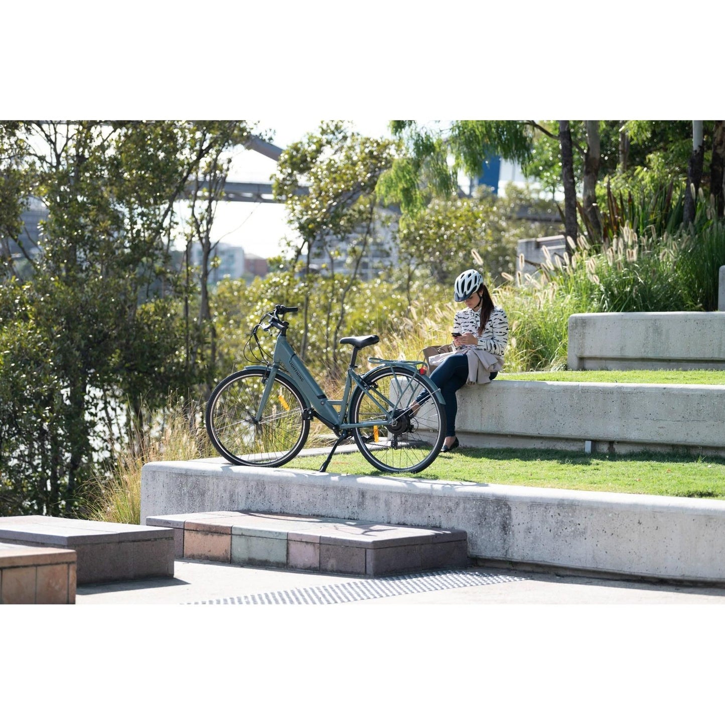 Pedal Lightning 27.5'' Step Through Electric Hybrid Bike Black