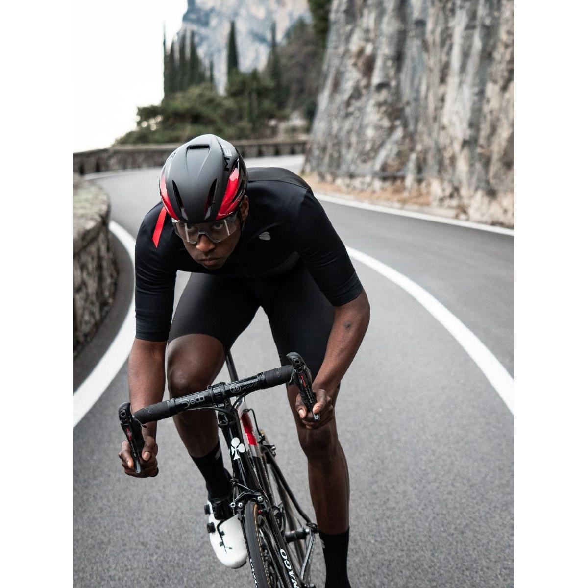 MET Manta MIPS Helmet Black/Red